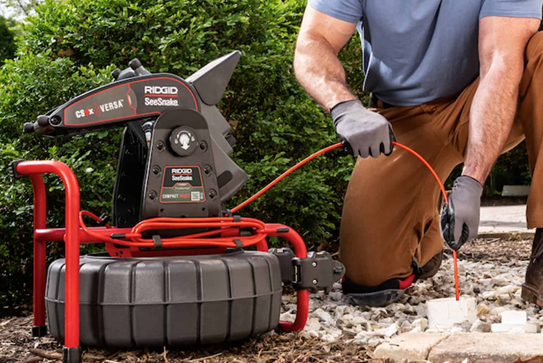 Utilisation d'un drain inspecteur dans le jardin